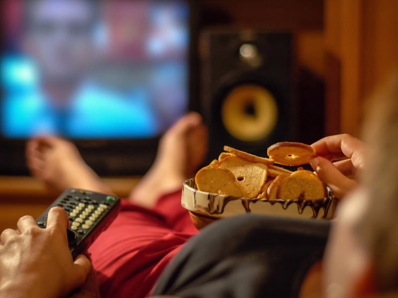 eating while watching TV